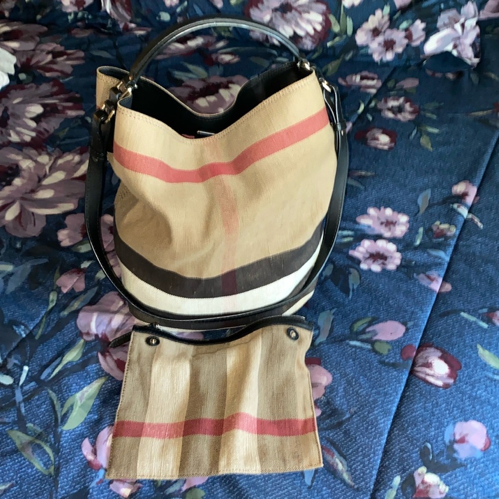 Large Burberry Bucket Bag with Burberry medium pouch Inside (included)